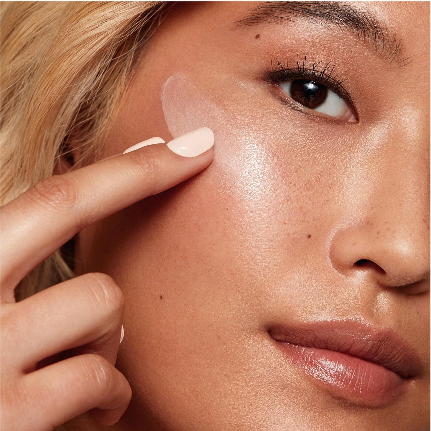 Neutrogena Sheer Zinc Oxide Dry-Touch Face Sunscreen with Broad Spectrum SPF 50, Oil-Free, Non-Comedogenic & Non-Greasy Mineral Sunscreen, 60 ml (2 fl. oz.)