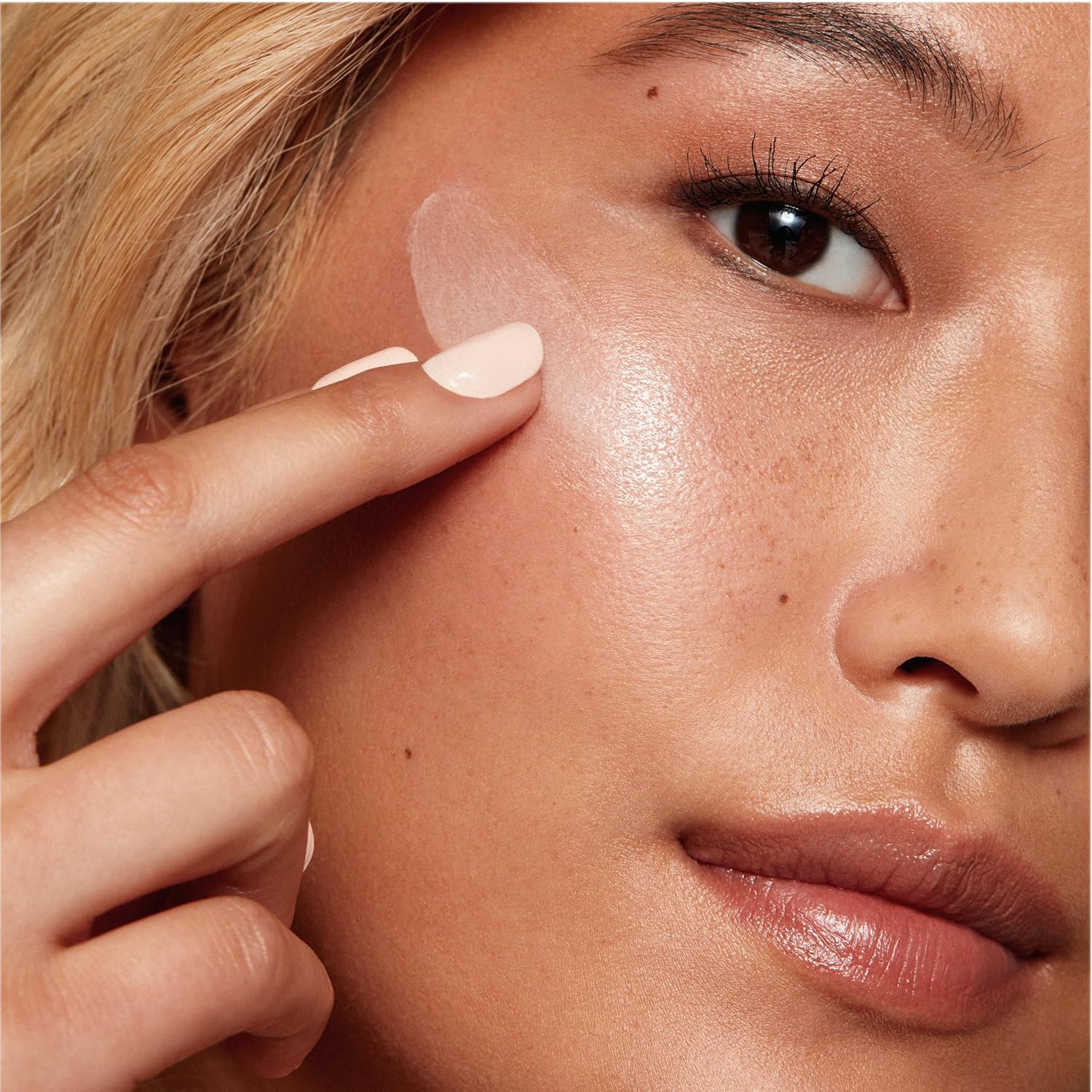 Neutrogena Sheer Zinc Oxide Dry-Touch Face Sunscreen with Broad Spectrum SPF 50, Oil-Free, Non-Comedogenic & Non-Greasy Mineral Sunscreen, 60 ml (2 fl. oz.)